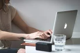 În peisaj, din nou, agresiunea sexuală