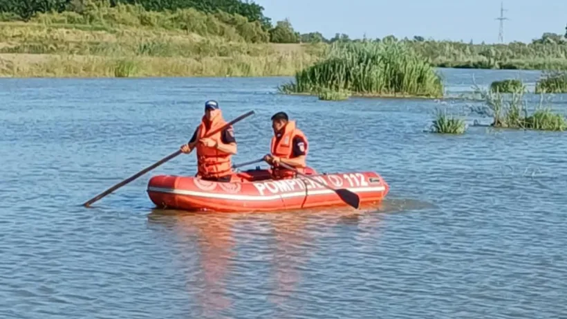 Adolescentul de 16 ani dispărut în Siret a fost găsit mort. Trupul băiatului, recuperat de voluntari